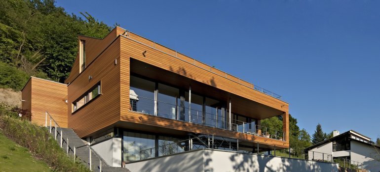 Errichtung eines Einfamilienhauses als Hanghaus