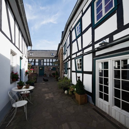 Grundsanierung eines historischen denkmalgeschützten Fachwerkhofes von 1700