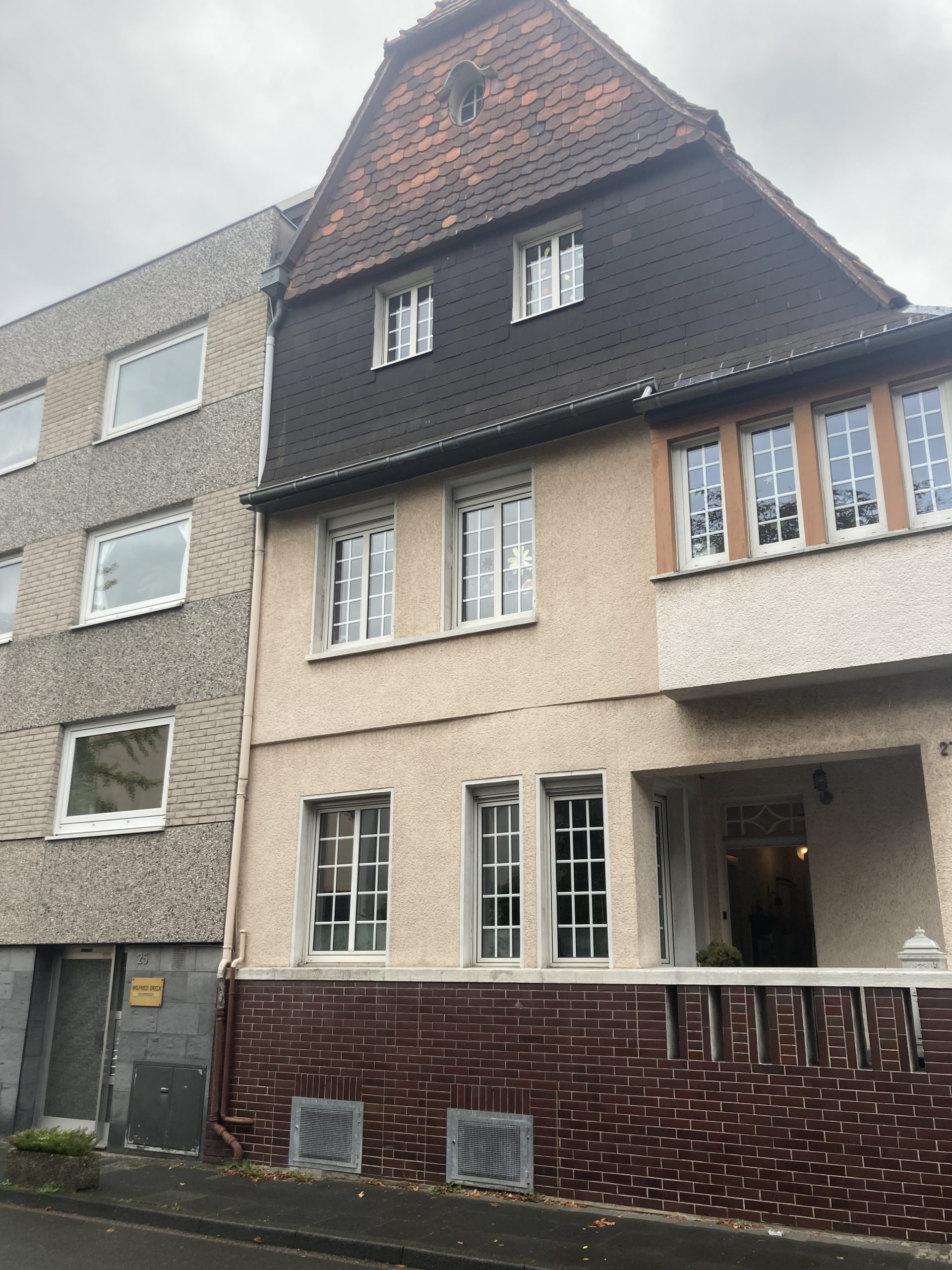 Umbau eines Gründerzeithauses und Errichtung einer Garage