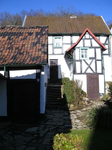 Sanierung eines Fachwerkensembles, Anbau eines Wintergartens, Nutzungsänderung in eine private Galerie
