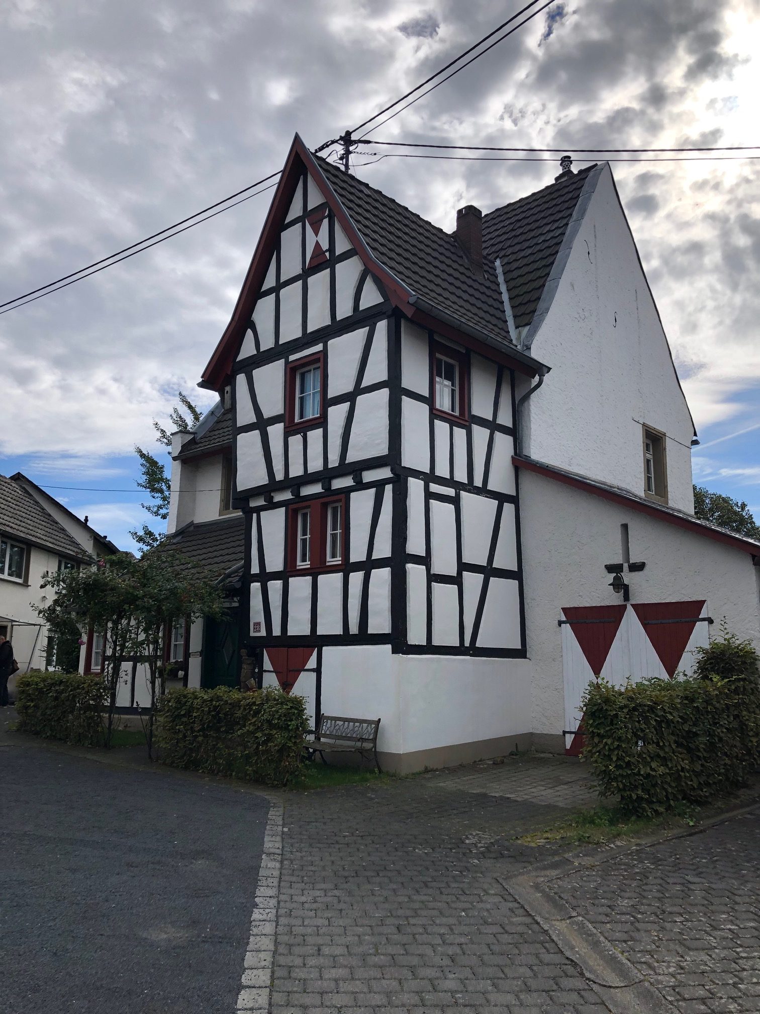 Sanierung der denkmalgeschützten Fachwerkburg Spee von 1478